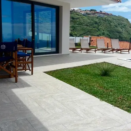 Palheiros Arco da Calheta (Madeira)